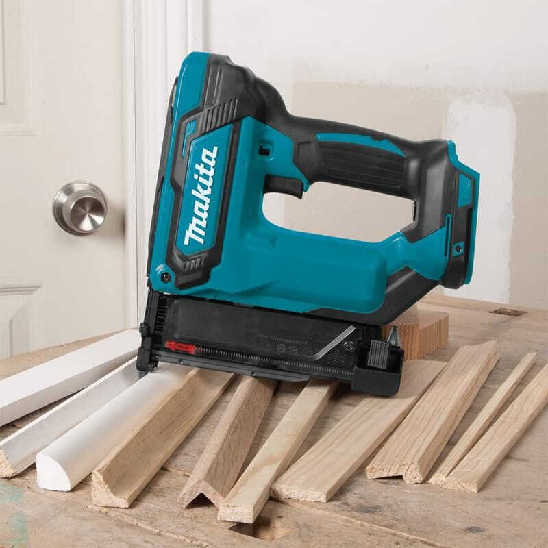 Makita – Cloueur de finition sans fil 18V – Longueur clou 35 mm – Technologie LED pour zones sombres – DPT353ZJ - Image 3