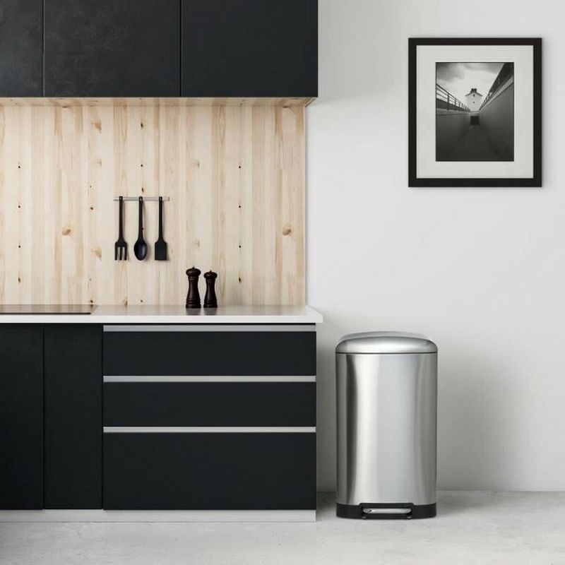 Kitchen Move – Poubelle à pédale 40L inox avec fermeture silencieuse – Corps en acier inoxydable – Poignée de transport – BAT97249 - Image 4