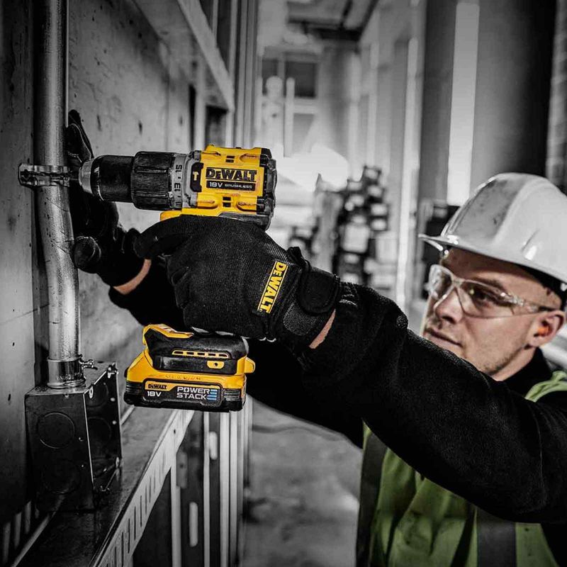 Dewalt – Perceuse-visseuse à choc 18V DCK2051P2T – 2 batteries 5,0Ah – Moteur Brushless – Couple 90Nm pour perçage bois et métal - Image 4