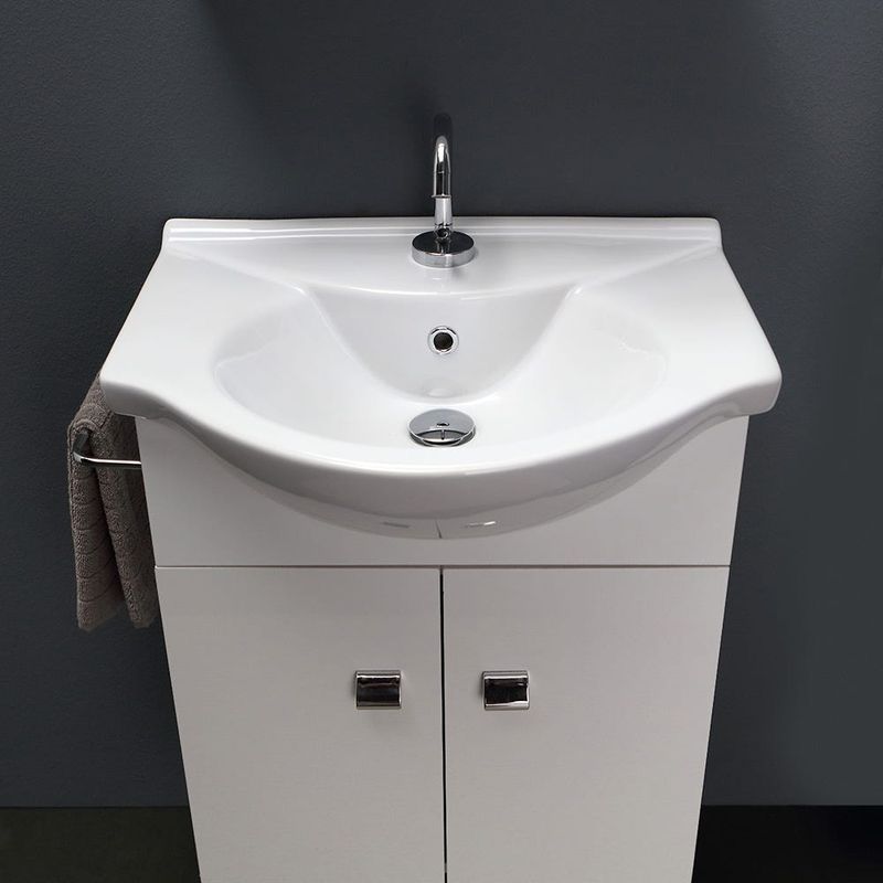 Kiamami Valentina – Meuble sous vasque simple blanc 56,5 cm – Lavabo céramique 56,5 cm – Miroir avec éclairage LED – Panneau bois laminé brillant - Image 2