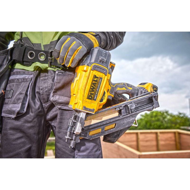 Dewalt – Cloueur sans fil 18V à déclenchement unique – Moteur sans balais – Clous à tête en D 50-90mm – Pour bois dur et teck - Image 5