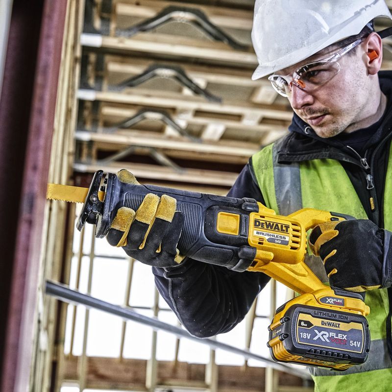 Dewalt – Scie sabre 54V DCS389T2QW – 2 batteries 6.0Ah – Moteur Brushless pour bois dur – Coupe précise et rapide - Image 9