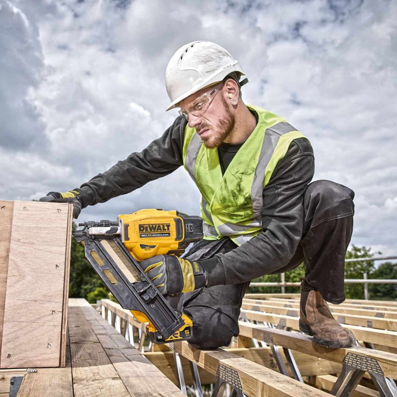 Dewalt – Cloueur sans fil 18V à déclenchement unique – Moteur sans balais – Clous à tête en D 50-90mm – Pour bois dur et teck - Image 3