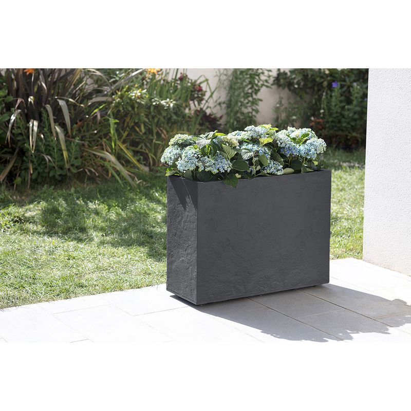 EDA – Jardinière rectangulaire Volcania effet pierre 78,5 x 29,5 x 60 cm – 46 L – Polypropylène anti-UV – Réserve d'eau intégrée – Gris anthracite Pot - Image 3